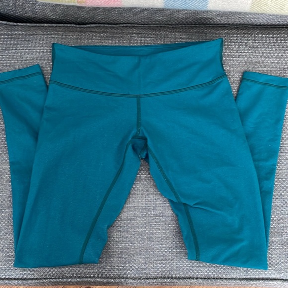 Lululemon wunder under leggings Size 8 unique color! - Picture 4 of 8